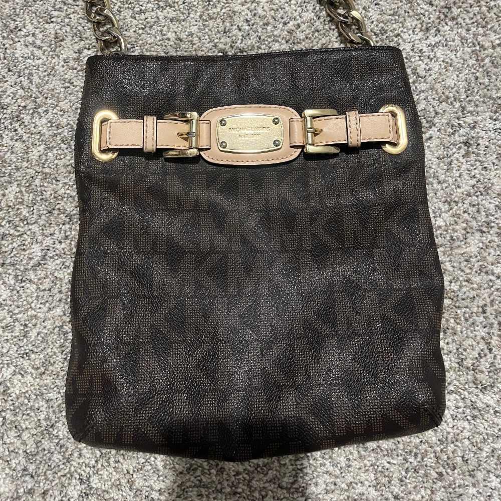Crossbody purse